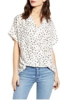 NWT All in Favor Button-Front Blouse